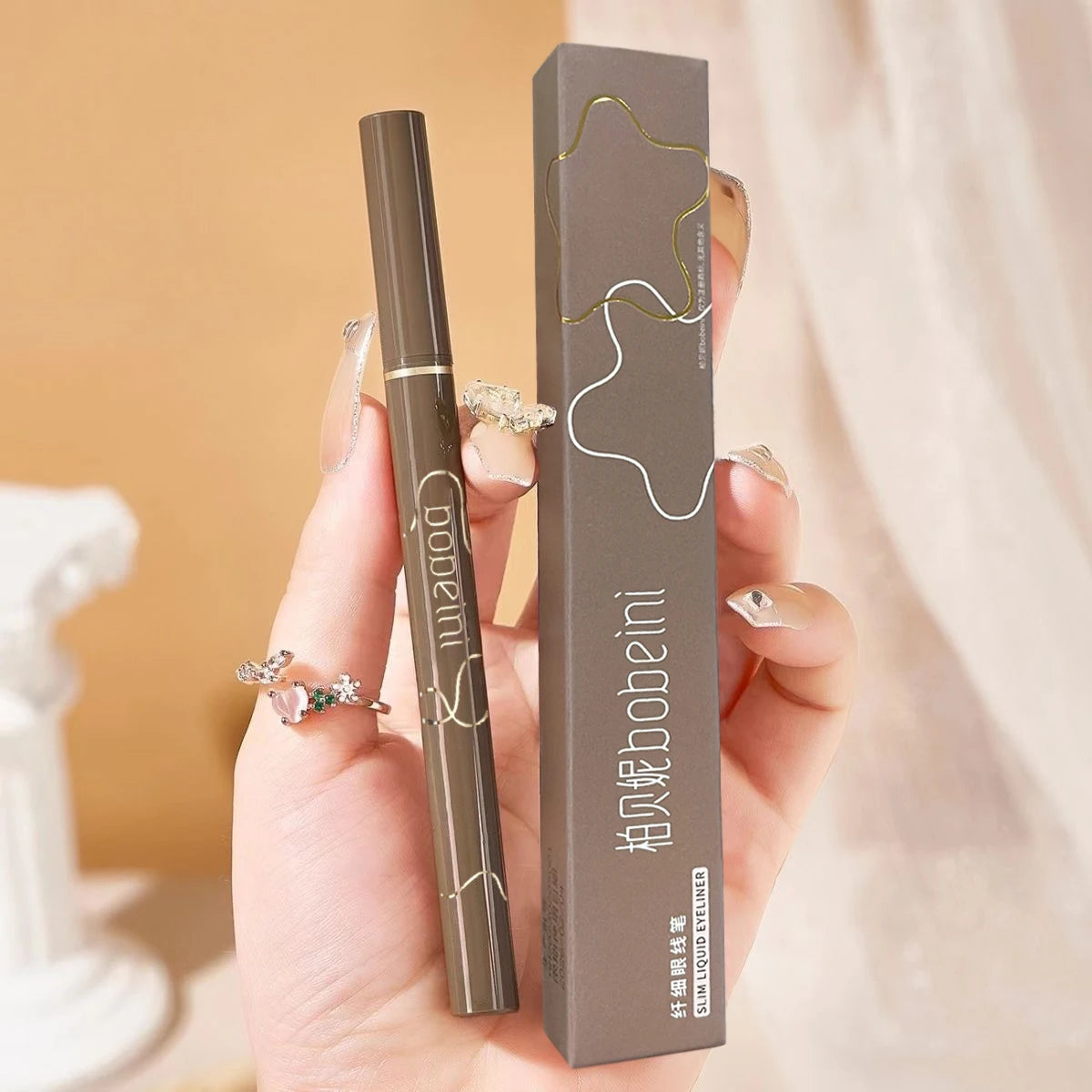 Slim eyeliner is waterproof, sweat-proof, long-lasting and non-smudged. Newbie brown eyeliner liquid pen